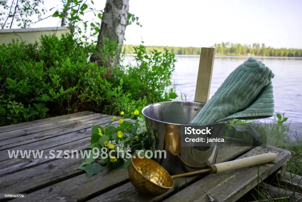 技师正在进行精油按摩