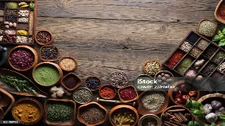 桑拿初体验：蒸汽、香薰与全身心的解放之旅 海报