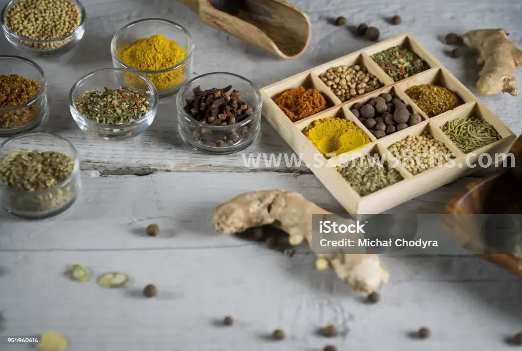 名人享受按摩的场景